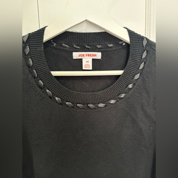 Joe Fresh Sweater 🖤 - Picture 2 of 6